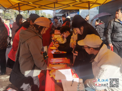 抚州临川区：春风送岗 引导务工人员精准对接(图2)